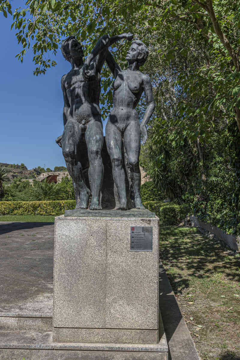 Tarragona - Tortosa 121 - jardines del Principe - grupos escultóricos de Santiago de Santiago 14 - el Hombre en Particular.jpg